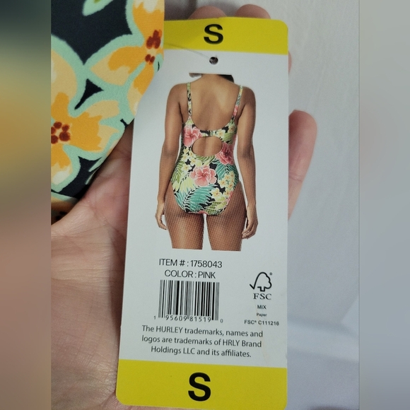 Hurley Women's UPF 50+ Sun Protection Floral One Piece Swimsuit Size Small NWT - Picture 2 of 9